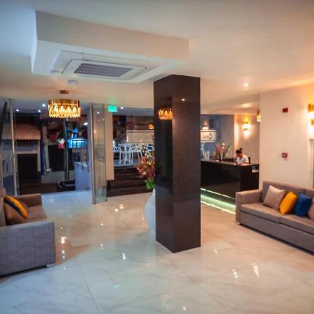 Hotel Qatar Калі Екстер'єр фото